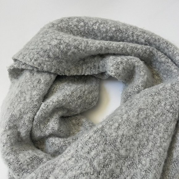 Altar'd State Women's Gray/ Cream Woven Wrap Shawl Blanket Scarf 30” x 72” - Picture 2 of 5